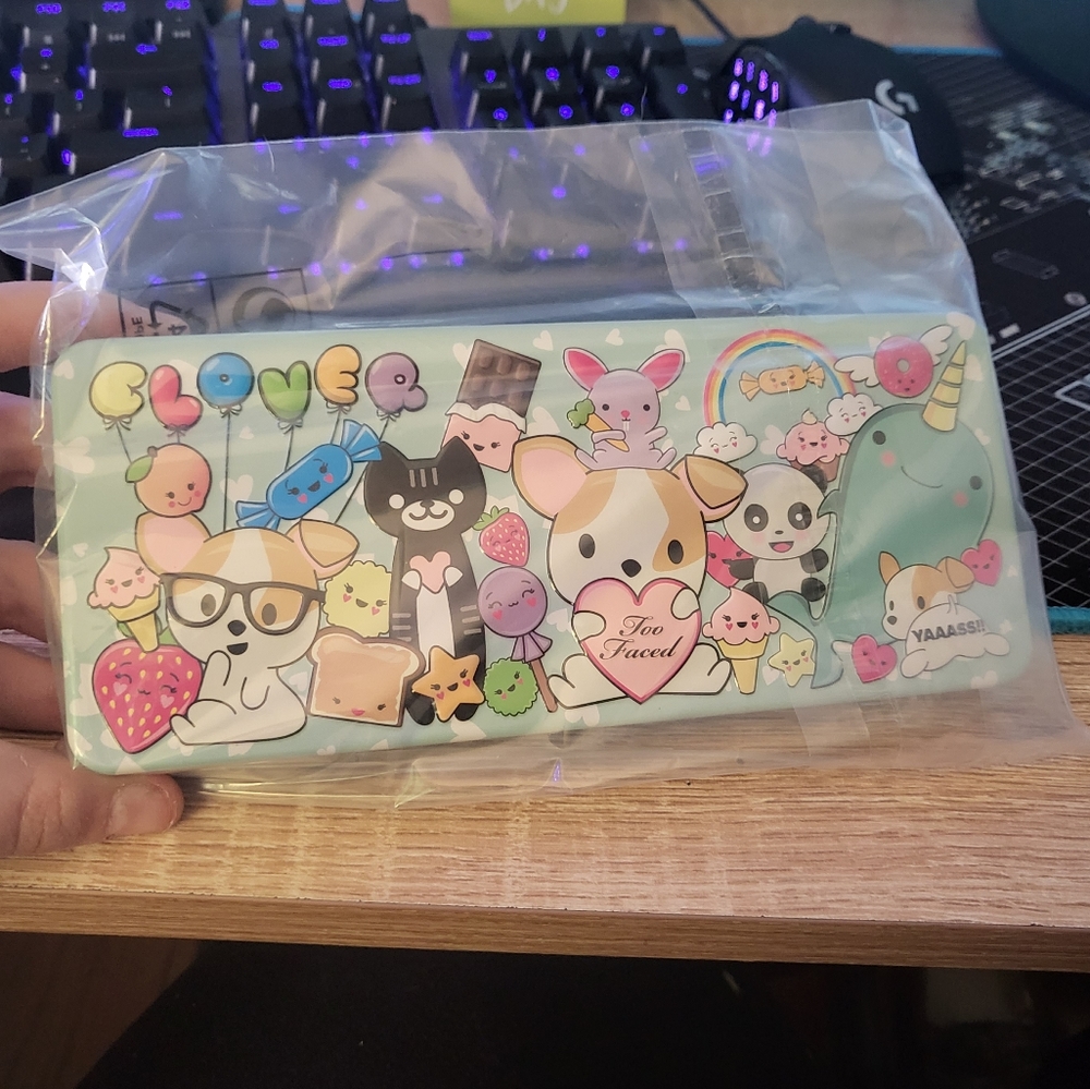 Sealed Too Faced Clover Palette